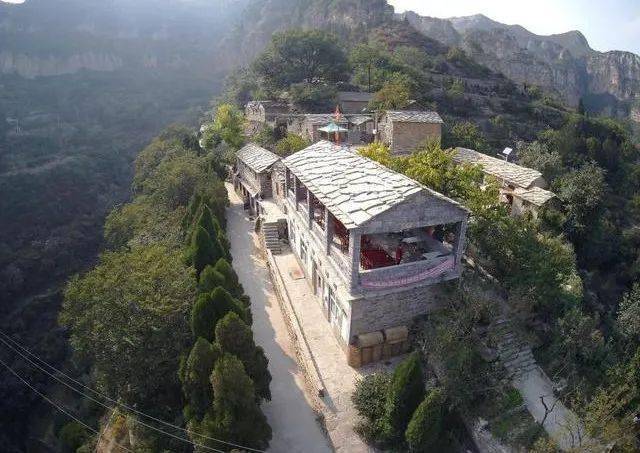 地处太行山深处的平顺县岳家寨是一座千年古村