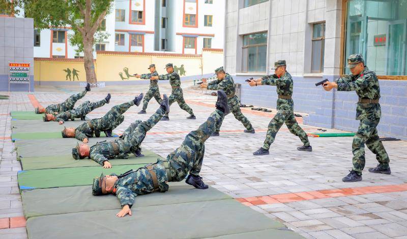 武警基层官兵日常训练同样精彩_部队