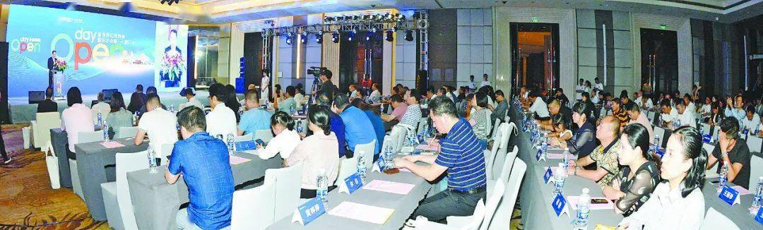 厦门日报社|超嗨！火爆抖音“鬼步舞”夫妇、网红健身达人、炫酷高科技…都来了！必须打卡