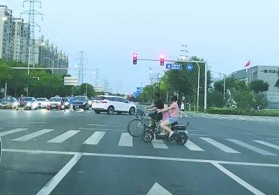 《北京市文明行为促进条例》施行已俩月,不文明骑行现象仍较普遍