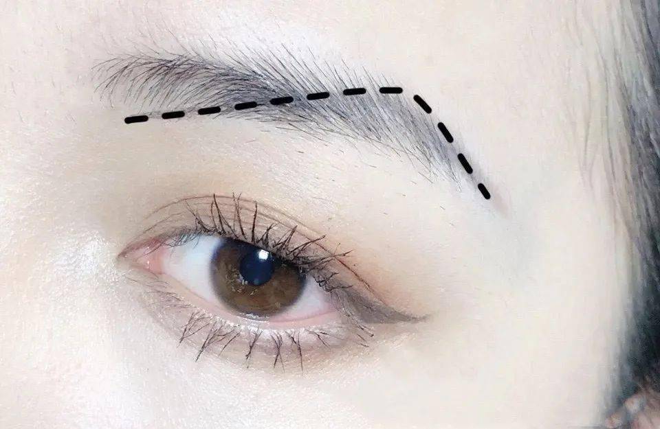 眉毛|关晓彤自认天生是臭脸？但不好惹的她却美到让我疯狂打电话！