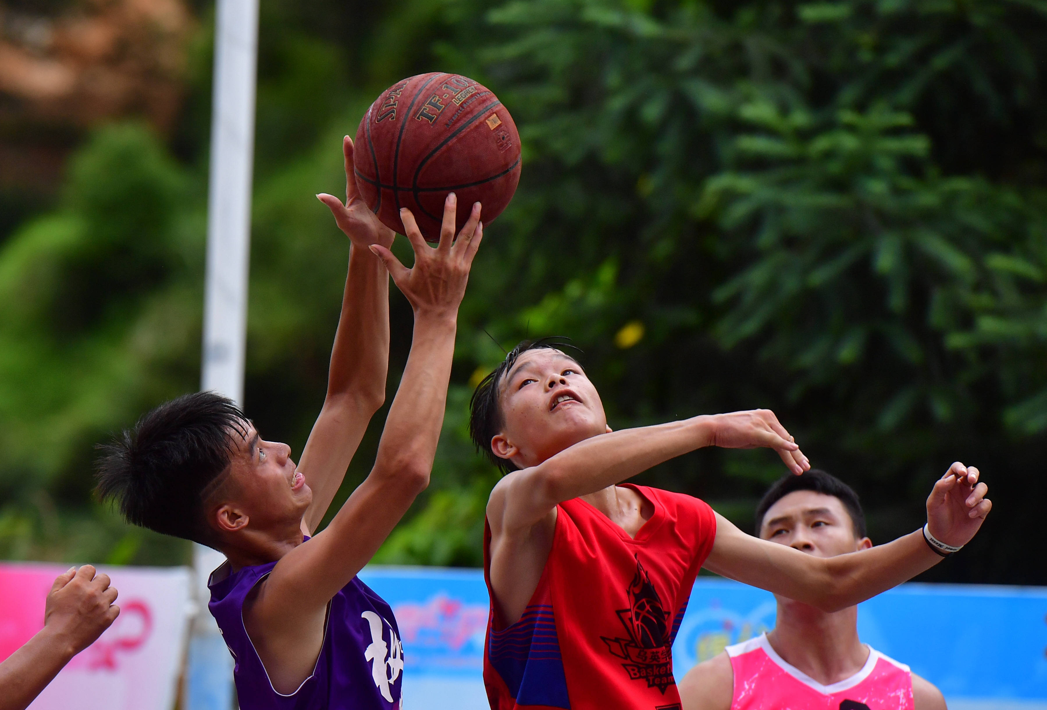 乌英屯|全民健身——打篮球 迎佳节