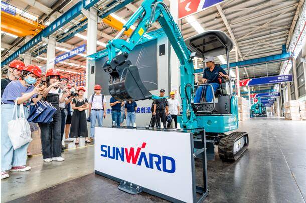 挖掘机|阿里国际站挖掘机销售暴增122%机械巨头用大数据定制“网红款”