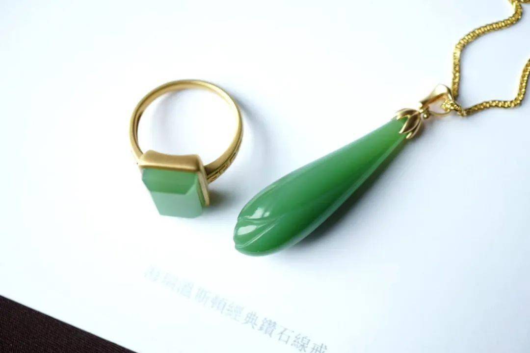 子和|布达拉宫用了多少吨金子和珠宝用来装饰呢？说出来你都不敢相信