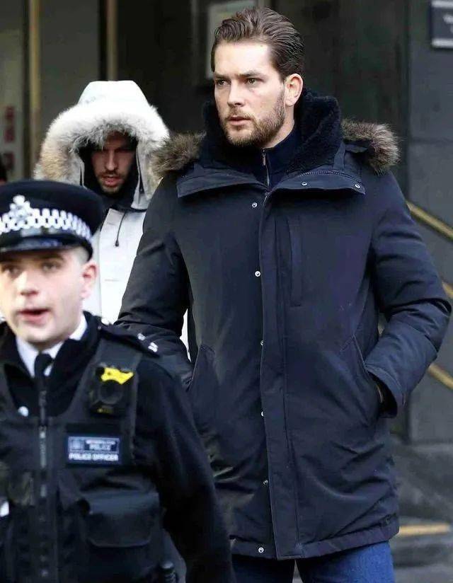 男友|被控家暴男友，选择自杀的知名女主持人值得被同情吗？