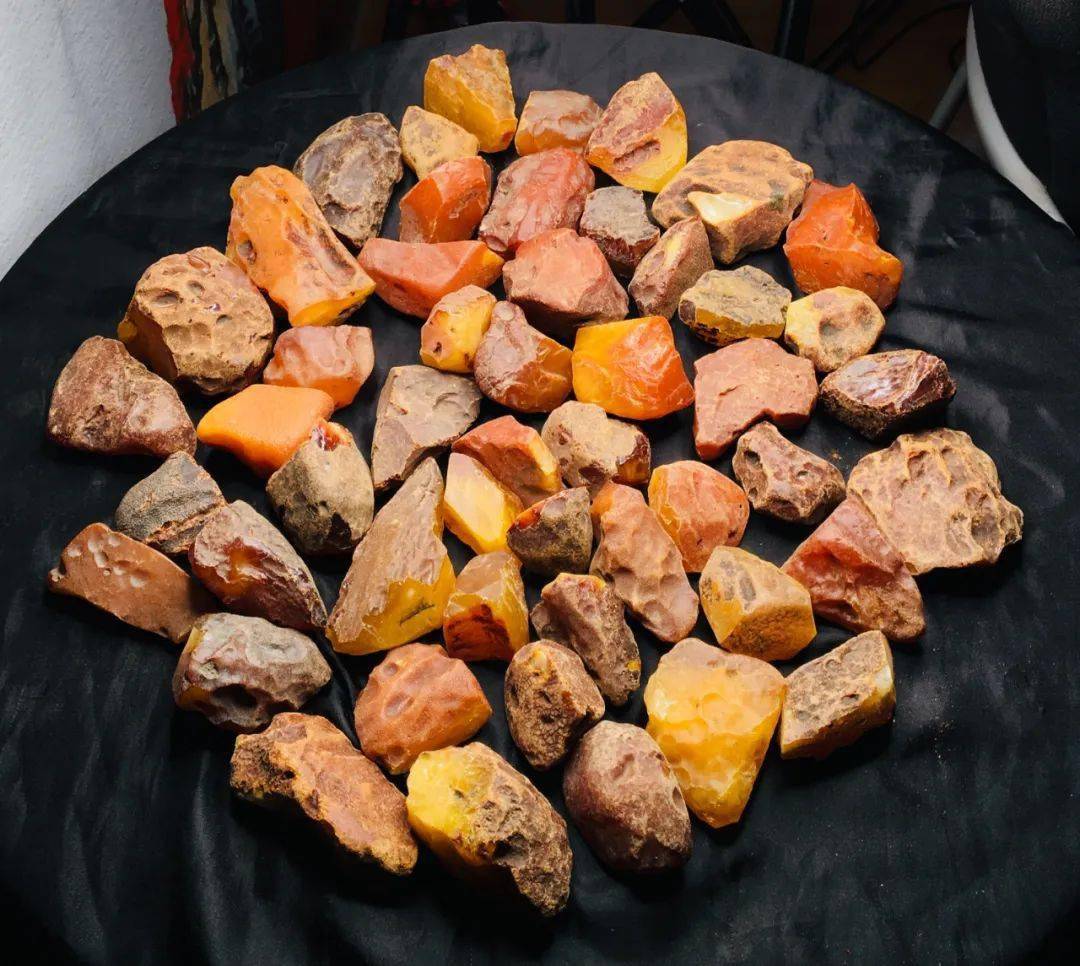 货源|呵呵你那也叫琥珀蜜蜡一手货源，15块克价的蜜蜡原石见过没？