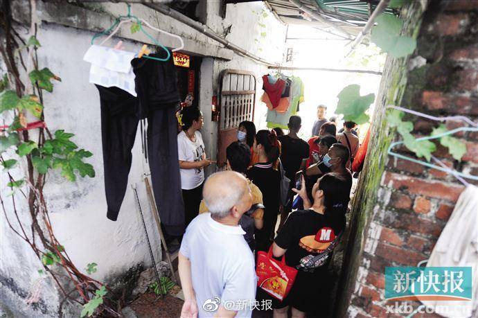 围观者|广州海珠“桥中房”房主面对“一窝蜂围观者”委屈落泪