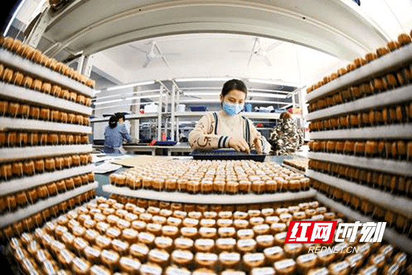 湖南|同心聚力战贫困丨湖南：6165家民企精准帮扶8243个贫困村 惠及贫困人口108.8万人