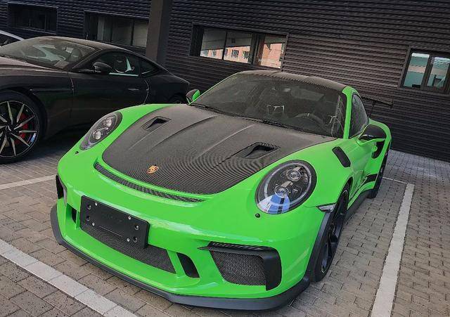被遗忘的保时捷911,一套刹车12万,车主买车后一直没取