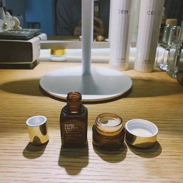 精华|快抢！每个女人都无法拒绝的雅诗兰黛小棕瓶，只要85元！