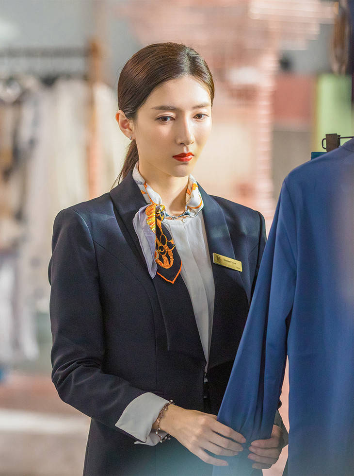 售价|买不起顾佳几十万的项链，同款百元耳钉搞一搞