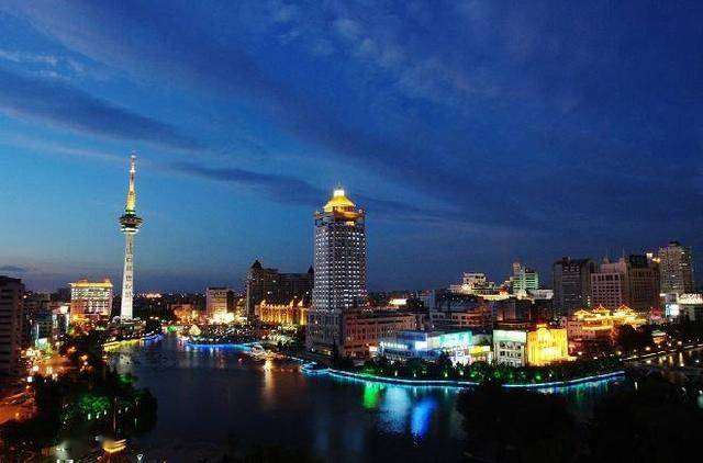 南通2020年上半年GDP_南通职业大学(2)