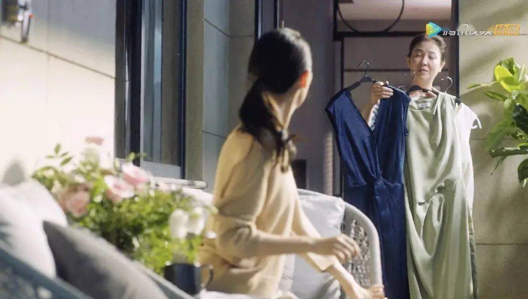 真丝|《三十而已》的顾佳，穿搭绝了！