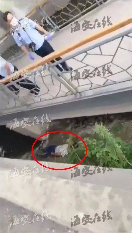 江苏一男子吊死在桥下