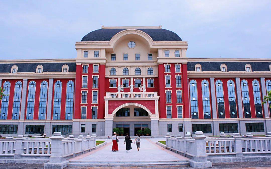 大学城图书馆  来源丨庄河市融媒体中心 作者丨战成仁 编辑