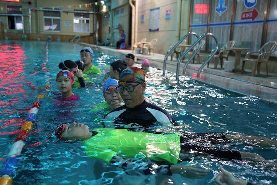 自救|山东省户外教育协会首期“自救防溺”培训班烟台养马岛举办