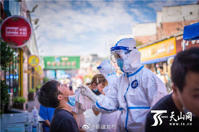 采样|阿勒泰支援乌鲁木齐市核酸采样队：小女孩的一个少先队队礼，感动了我