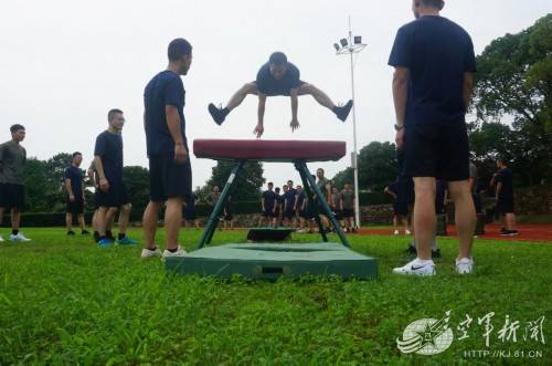 机务|一个月，看机务新兵如何披荆斩棘！