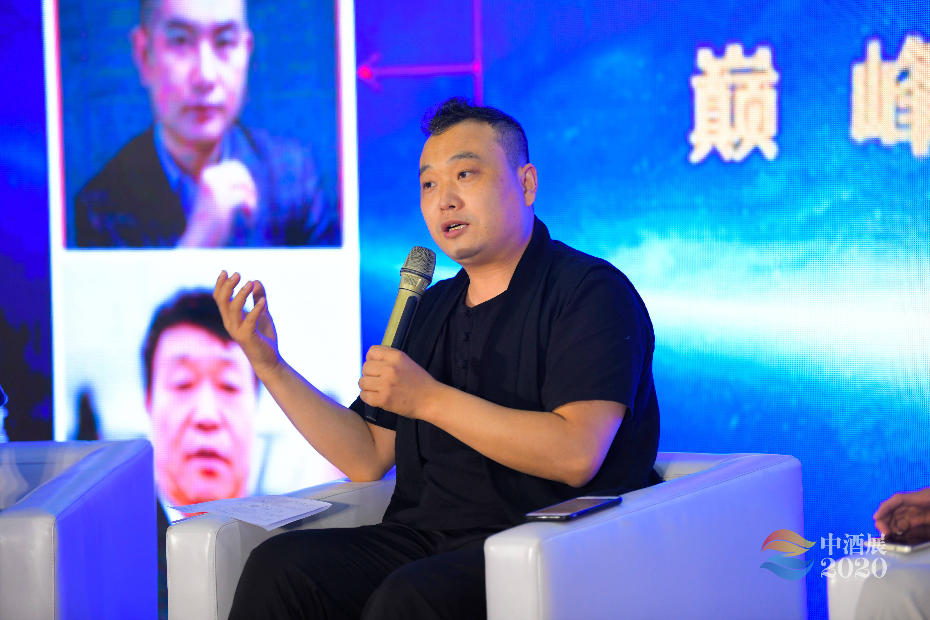 卓鹏|大咖辩酒｜疫情之后，酒业如何链接消费者，“一路向C”？