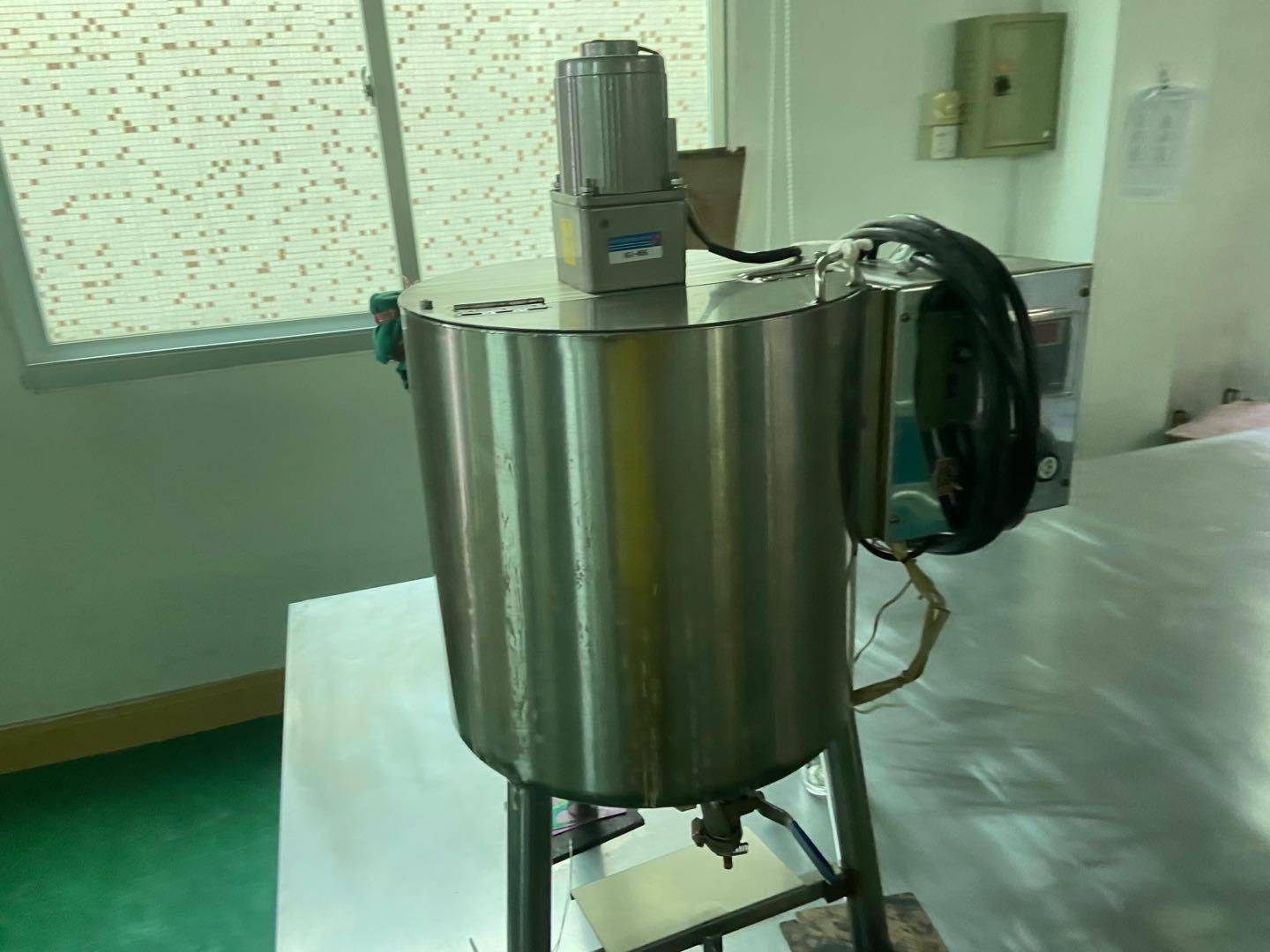 直播|超低价“名牌口红”何来：直播带货背后的造假生意