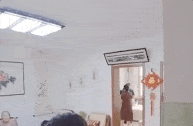 婚礼|新娘刚被接走，婚礼摄影师记录下娘家人真实一幕……