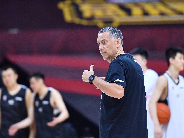 代理|CBA|辽宁队代理主帅马丁内斯：逆转是因为坚信胜利