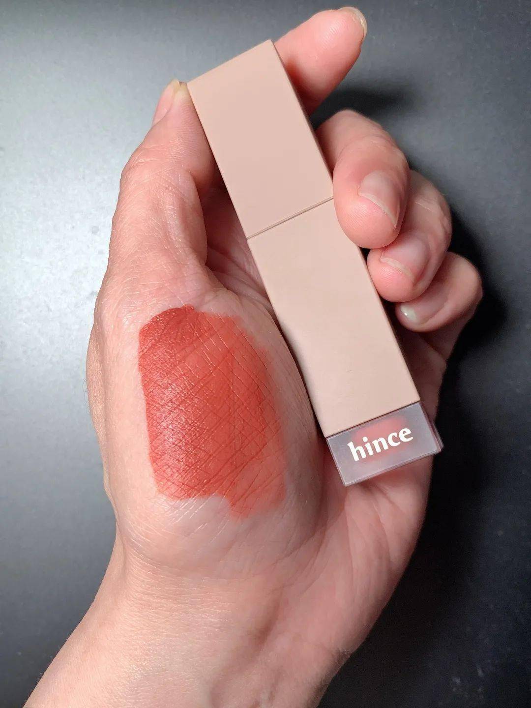 �Ŵ��У�����zhui���õ�ƽ�۲�ױ�ϼ�����˾���������