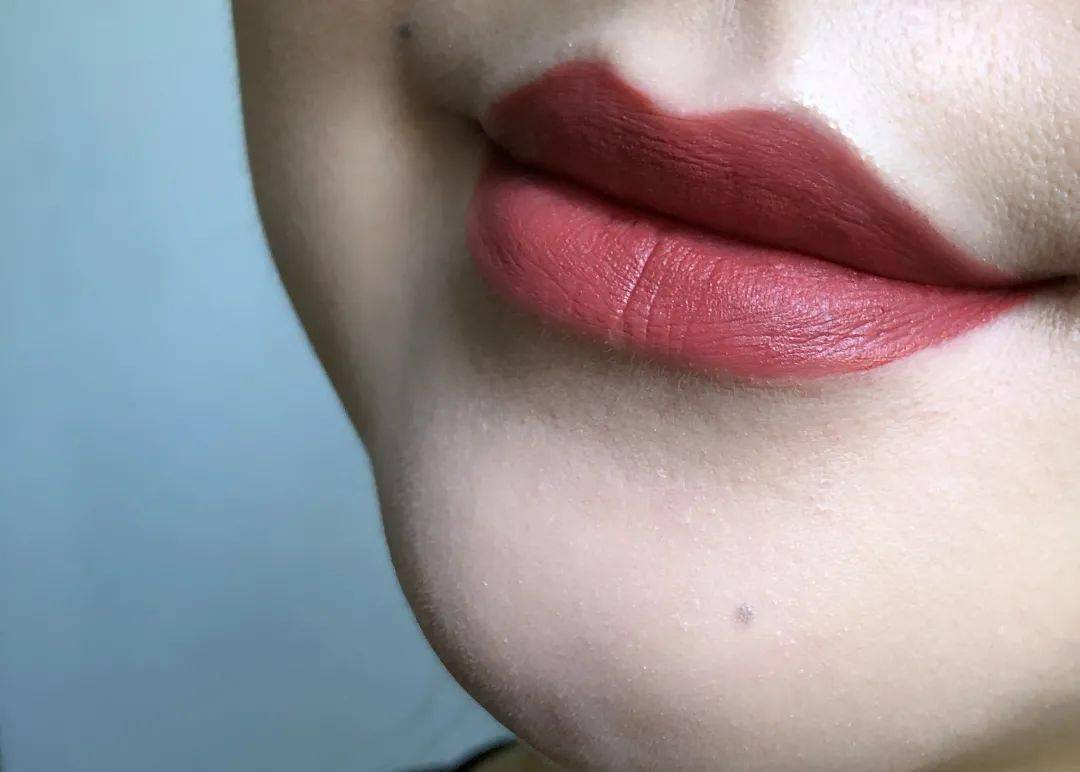 �Ŵ��У�����zhui���õ�ƽ�۲�ױ�ϼ�����˾���������