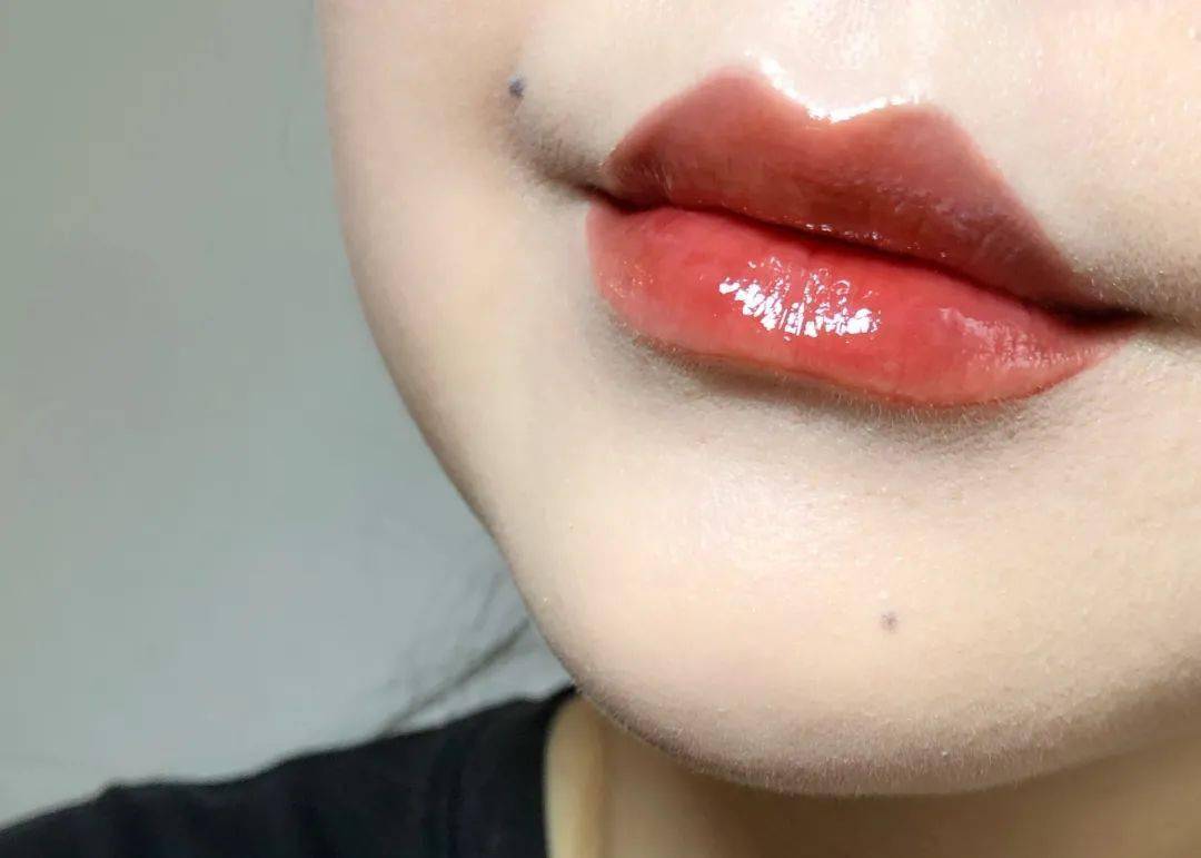 �Ŵ��У�����zhui���õ�ƽ�۲�ױ�ϼ�����˾���������