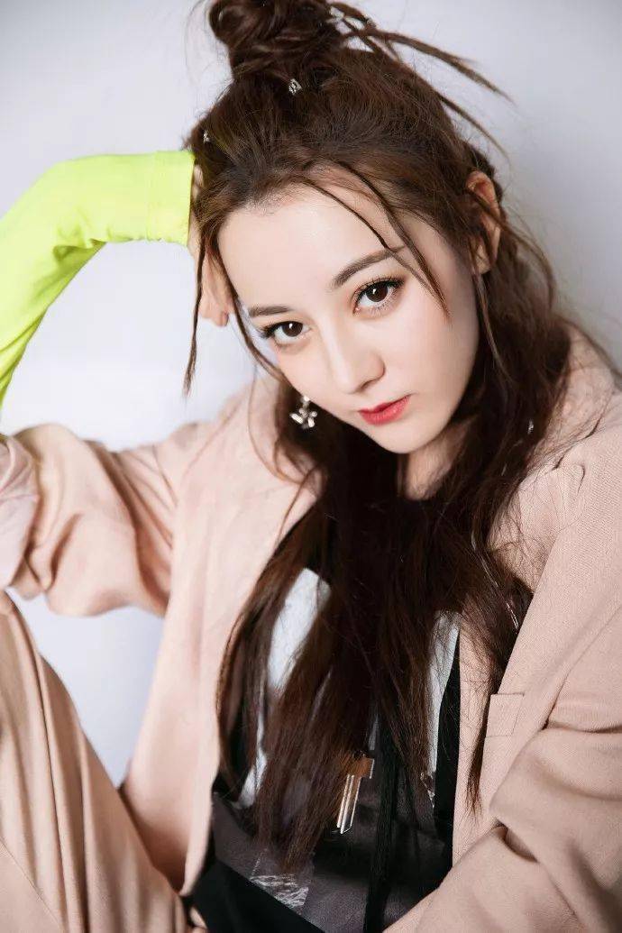 头发|你只看到了郑希怡的唱跳？她的小脏辫不值得出圈吗！