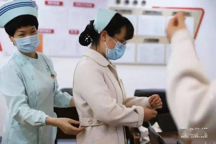 服装|护士换上“秀场款”护士服，太漂亮了