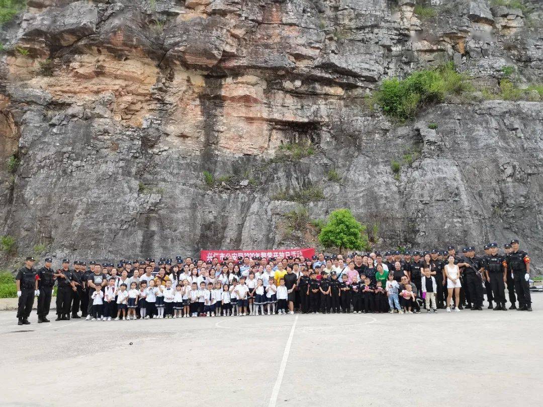 兴仁市2020年gdp_近十年中国gdp数据图(2)