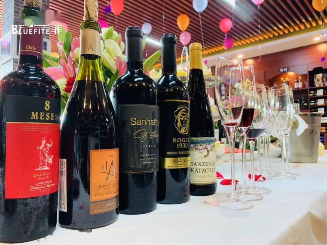 反应|蓝菲红酒小课堂︱开瓶后的红酒能放几天？