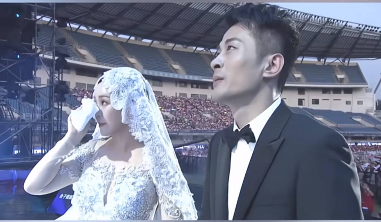 迪丽热巴|辛巴一万平直播基地开业，迪丽热巴也去“赚快钱”？