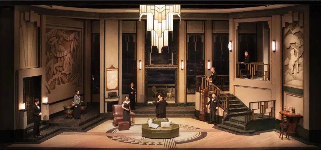 阿加莎|在阿加莎的剧本里成长，上海夫妻用“凶器”道具装饰家