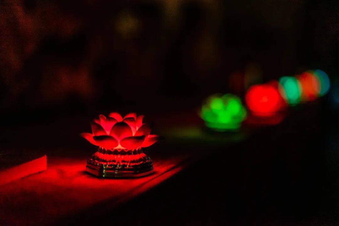 初一供灯|为家人供灯祈福 阖家安康