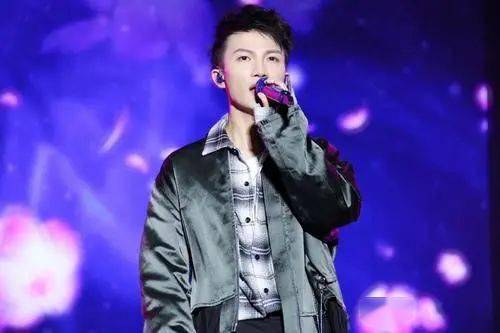 中国好声音第一季选手故事 43e67e9fe3984a6085c5e7b47a92010e.jpeg