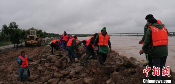 kycom-
陕西省水利系统乐成处置今年渭河1号洪水顶冲重大险情(图1)