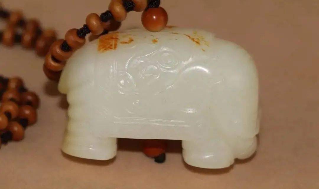 天价|2210万成交！这块天价籽料，火了！