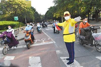 机场飞机引导员 cff42de15dcc412bad82174c10919240.jpeg