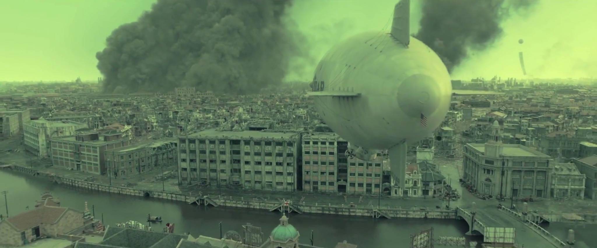 皮影戏|白马、皮影戏、赵子龙……《八佰》超现实主义镜头有何深意