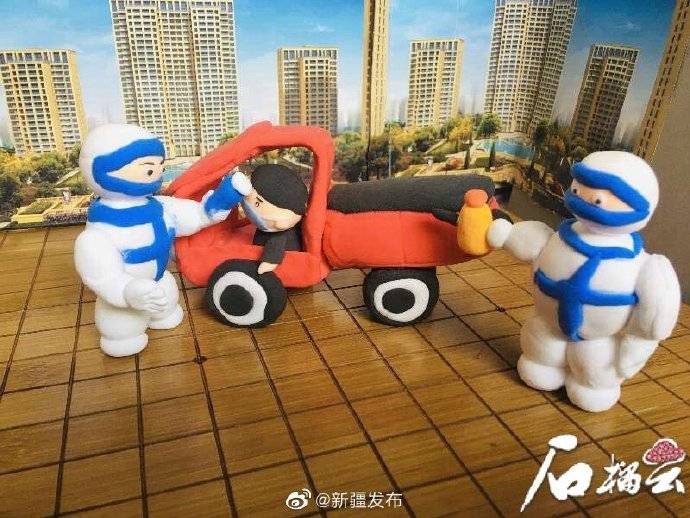 泥塑|惟妙惟肖！新疆10岁男孩捏泥塑 再现抗疫暖心场景