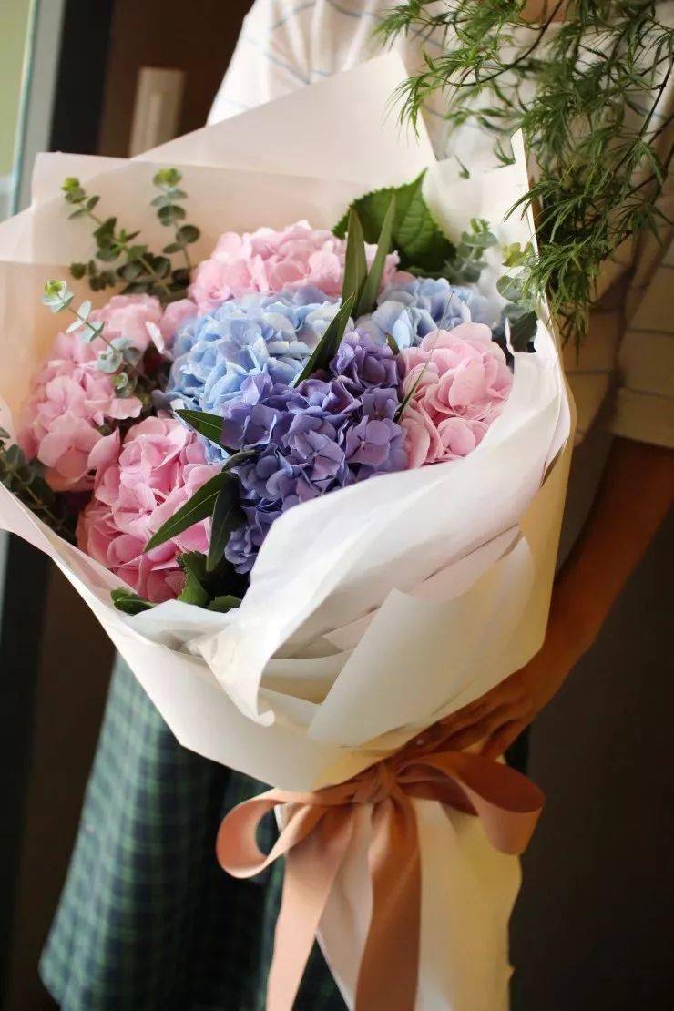 珠宝|情人节可以不送珠宝，绝对不能不送花！