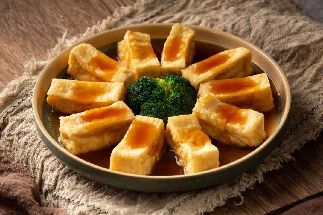 鲍汁山水穿衣豆腐-- 9.9元