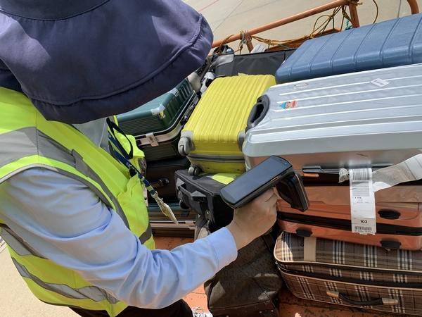 监装|看！机坪上乘风破“热浪”的小姐姐们