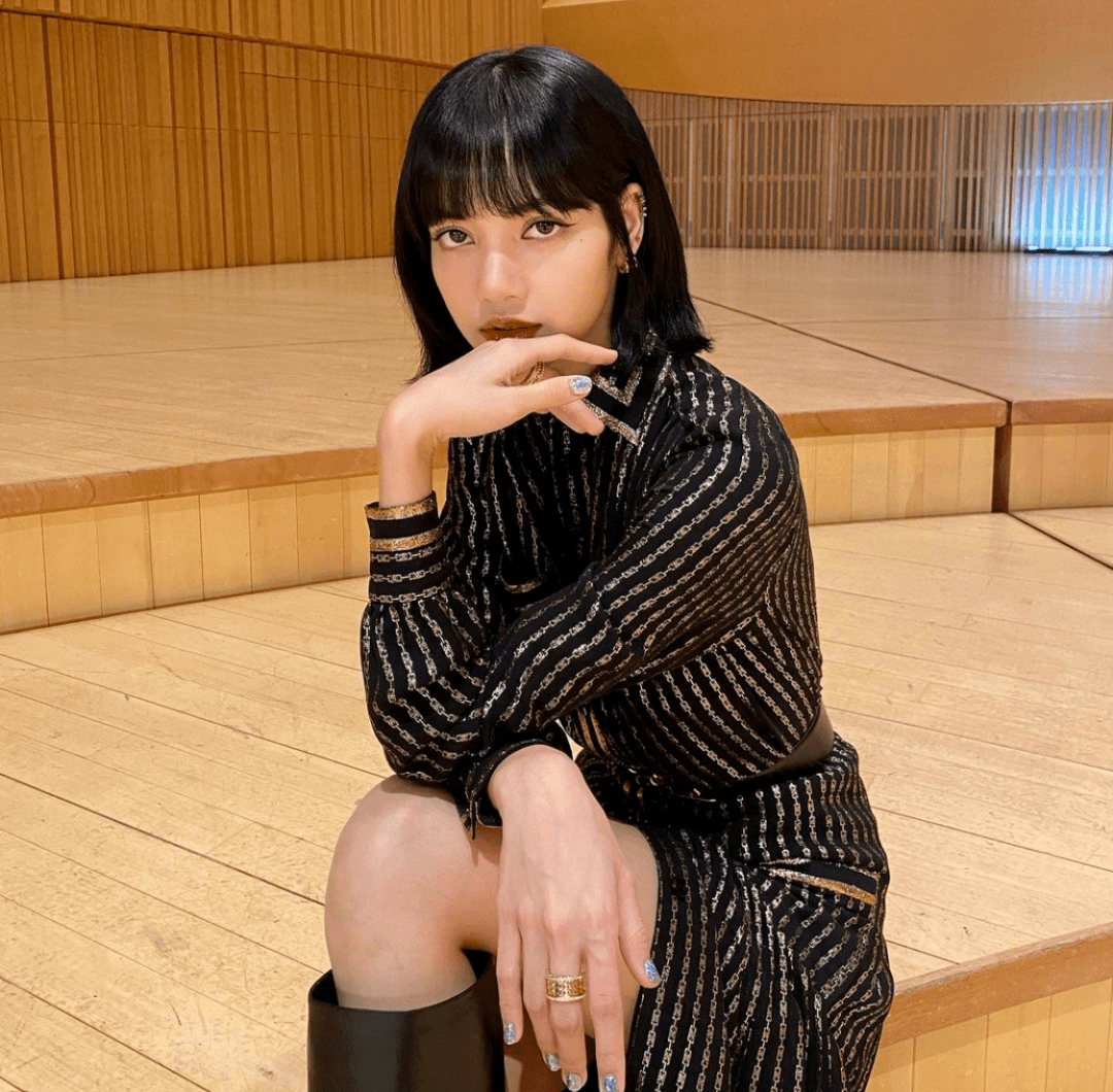 娃娃脸|Lisa、Jennie这些充满魅力的娃娃脸女生，到底是怎么化妆的？