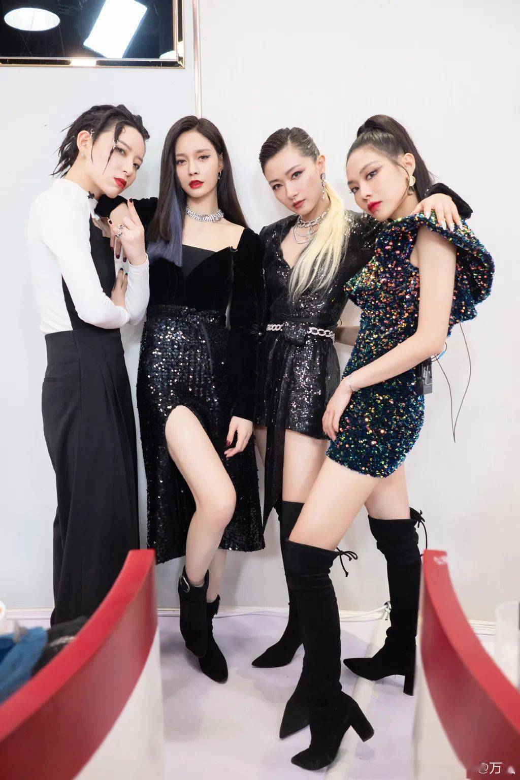 亮片|提问：王智姐姐到底收藏了多少条亮片裙？