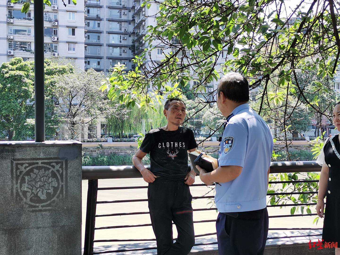 合江|出租车司机跳河救人失踪 被救女子含泪下跪：身患抑郁症，今后一定好好珍惜生命