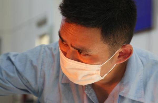 小伙|10年，海宁85后小伙的工作：50°C高温，不能装空调，真相无人不敬佩