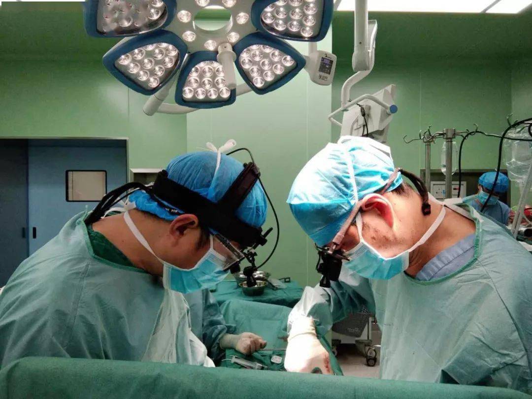 患者|一家三人都是高个子、大长腿，竟然是这种可怕的遗传病！